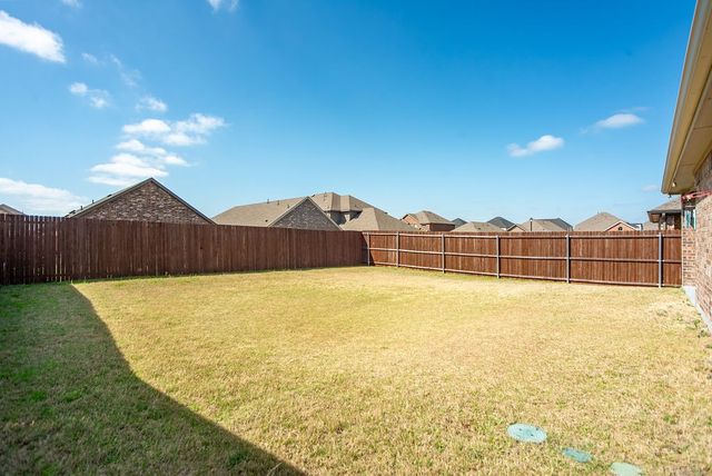 608 Daybreak Lane, Lavon, TX 75166