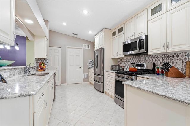 842 OLD OAKS LANE, Leesburg, FL 34748