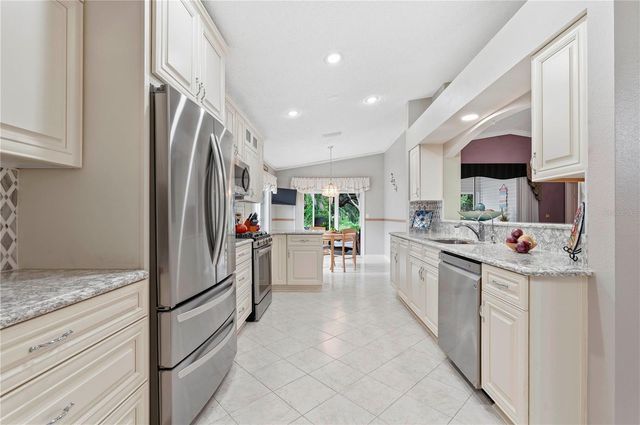842 OLD OAKS LANE, Leesburg, FL 34748