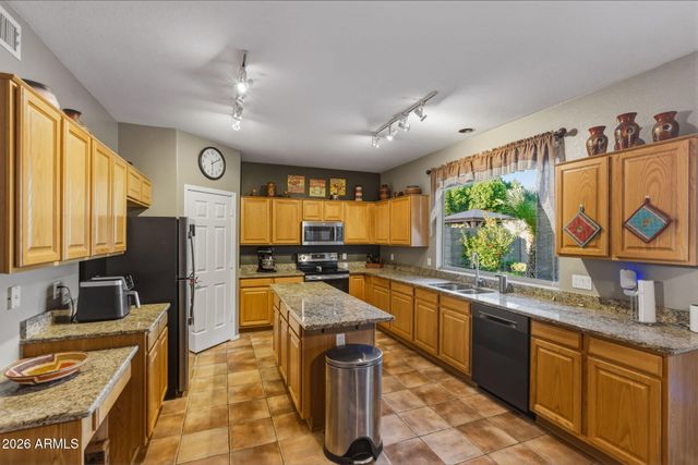 21547 N 85TH Drive, Peoria, AZ 85382