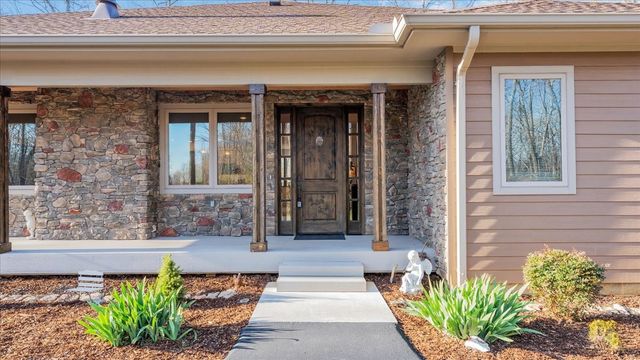 414 Watercolor Dr, Sparta, TN 38583