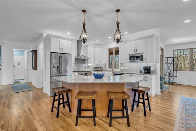 414 Watercolor Dr, Sparta, TN 38583