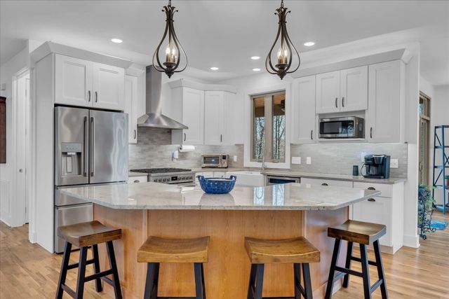 414 Watercolor Dr, Sparta, TN 38583