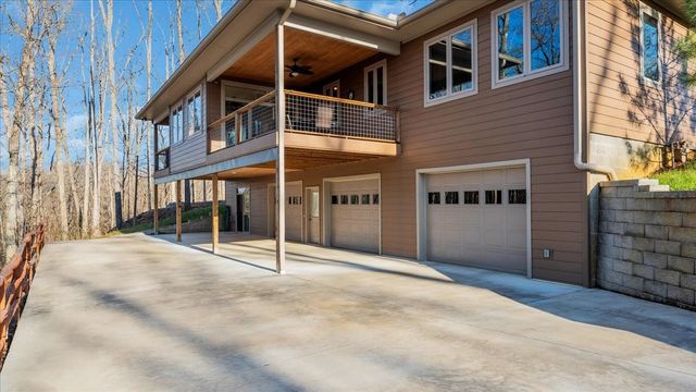 414 Watercolor Dr, Sparta, TN 38583