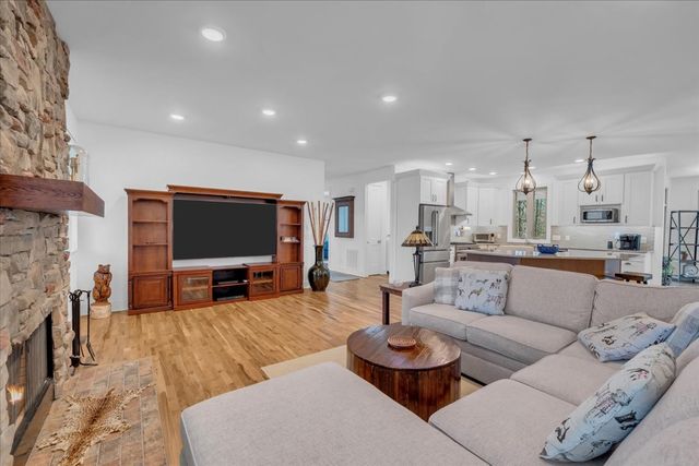 414 Watercolor Dr, Sparta, TN 38583