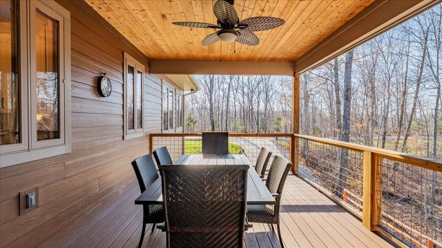 414 Watercolor Dr, Sparta, TN 38583