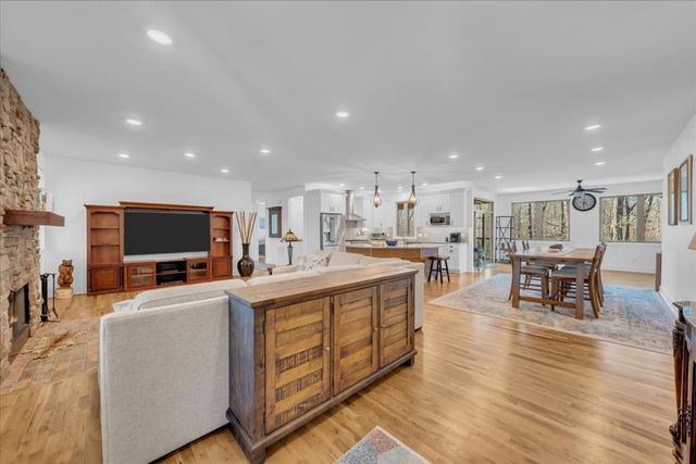 414 Watercolor Dr, Sparta, TN 38583