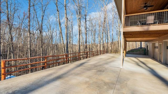 414 Watercolor Dr, Sparta, TN 38583