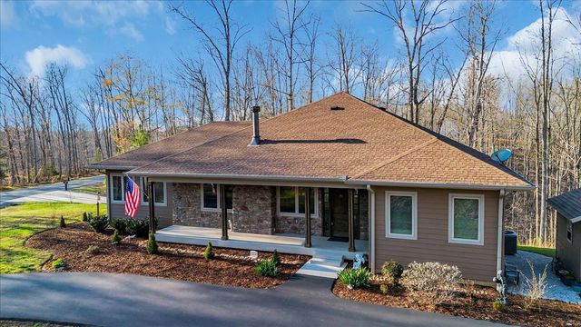 414 Watercolor Dr, Sparta, TN 38583