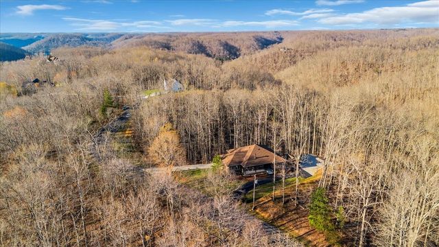 414 Watercolor Dr, Sparta, TN 38583