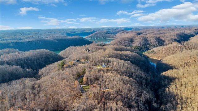 414 Watercolor Dr, Sparta, TN 38583