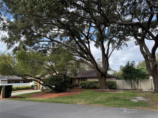 8213 LOST LAKE DRIVE, Orlando, FL 32817