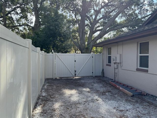 8213 LOST LAKE DRIVE, Orlando, FL 32817