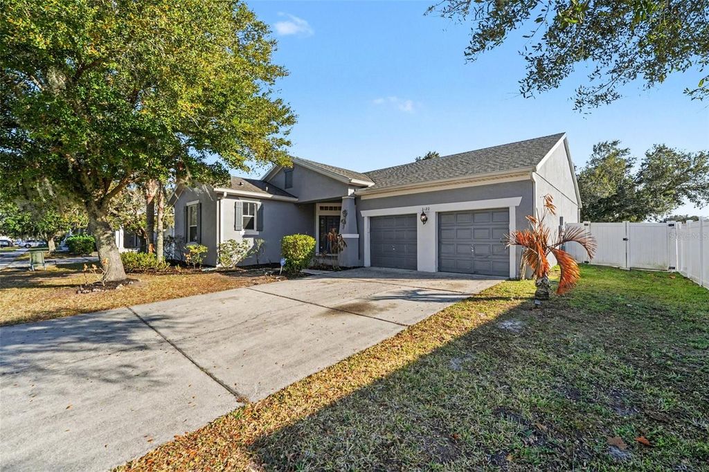 Image 2 of property listing at 3120 STONINGTON RUN, Kissimmee, FL 34746