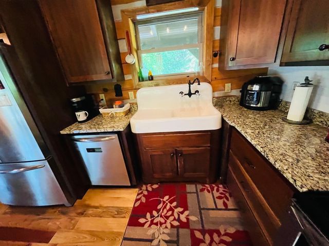 16646 County Road 423, Eminence, MO 65466