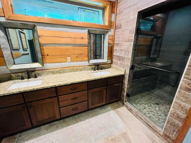 16646 County Road 423, Eminence, MO 65466