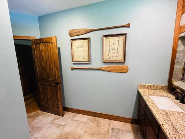 16646 County Road 423, Eminence, MO 65466