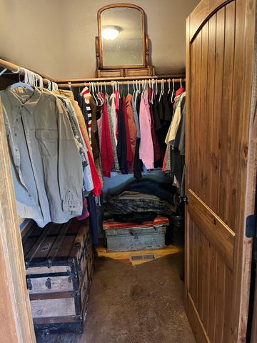 16646 County Road 423, Eminence, MO 65466