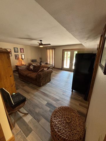 16646 County Road 423, Eminence, MO 65466