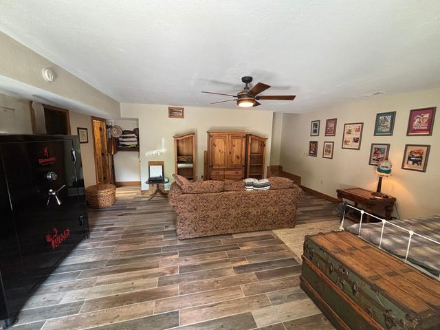 16646 County Road 423, Eminence, MO 65466