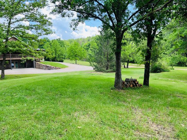 16646 County Road 423, Eminence, MO 65466