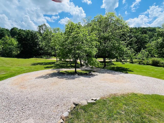 16646 County Road 423, Eminence, MO 65466