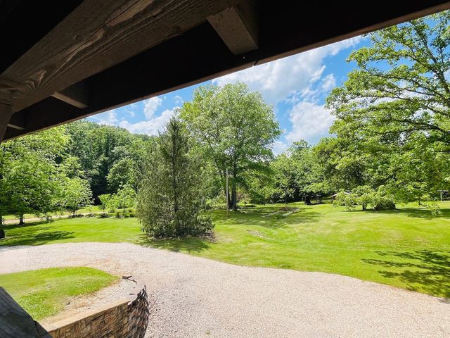 16646 County Road 423, Eminence, MO 65466