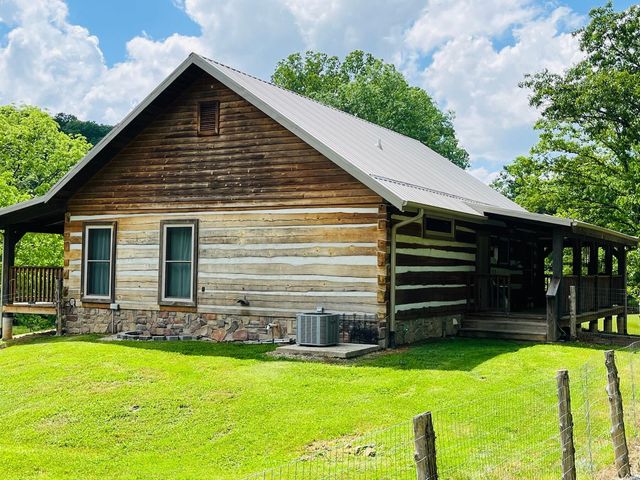 16646 County Road 423, Eminence, MO 65466