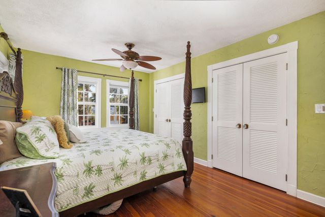 137 Edgewood Drive, West Palm Beach, FL 33405