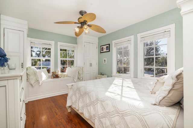 137 Edgewood Drive, West Palm Beach, FL 33405