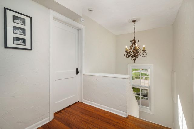 137 Edgewood Drive, West Palm Beach, FL 33405