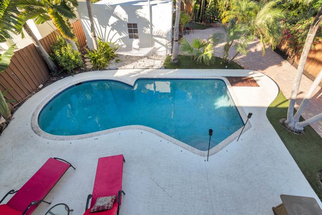 137 Edgewood Drive, West Palm Beach, FL 33405