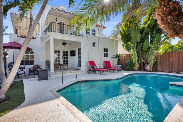 137 Edgewood Drive, West Palm Beach, FL 33405