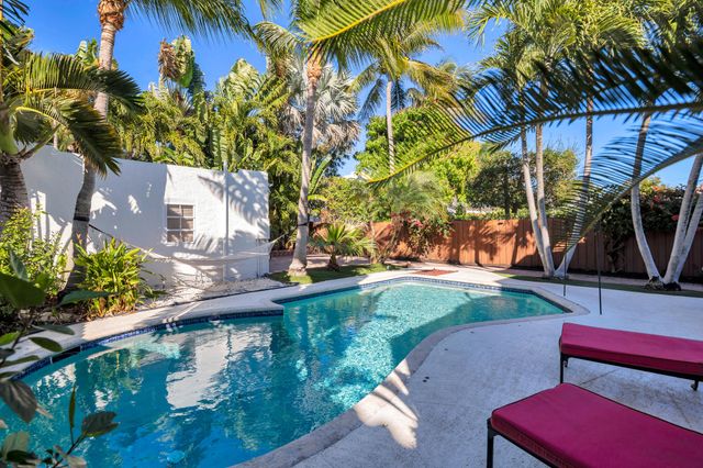 137 Edgewood Drive, West Palm Beach, FL 33405