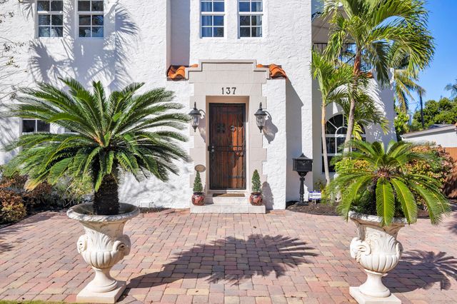 137 Edgewood Drive, West Palm Beach, FL 33405