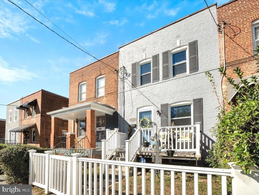2323 POMEROY RD SE, Washington, DC 20020