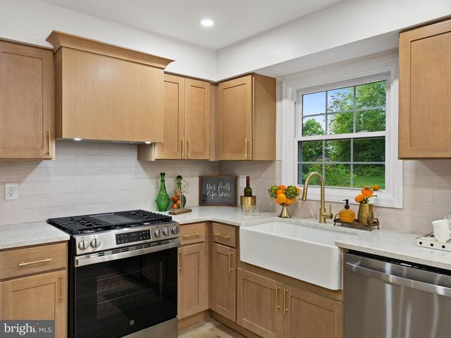 17 CARTY DR, Bordentown, NJ 08505