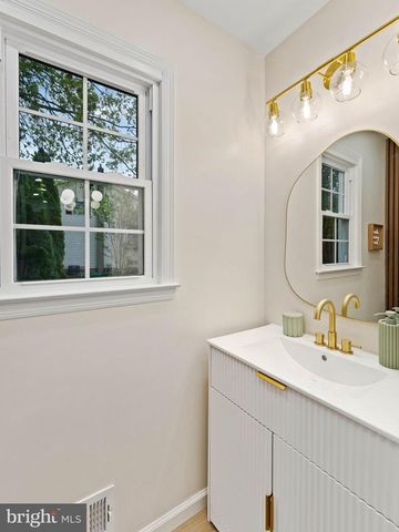 17 CARTY DR, Bordentown, NJ 08505