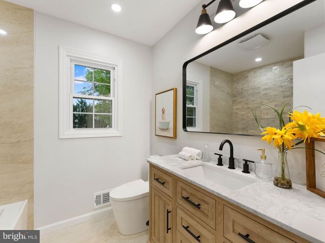 17 CARTY DR, Bordentown, NJ 08505