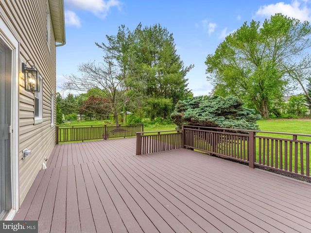 17 CARTY DR, Bordentown, NJ 08505