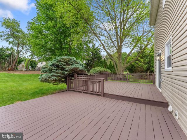 17 CARTY DR, Bordentown, NJ 08505