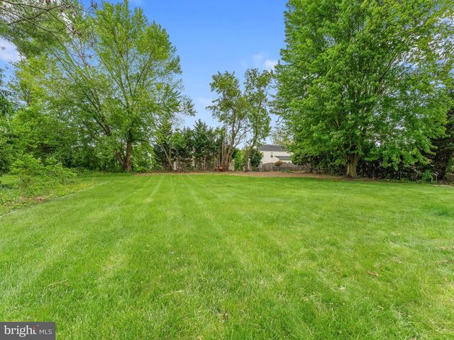 17 CARTY DR, Bordentown, NJ 08505