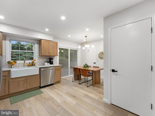 17 CARTY DR, Bordentown, NJ 08505