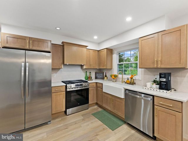 17 CARTY DR, Bordentown, NJ 08505