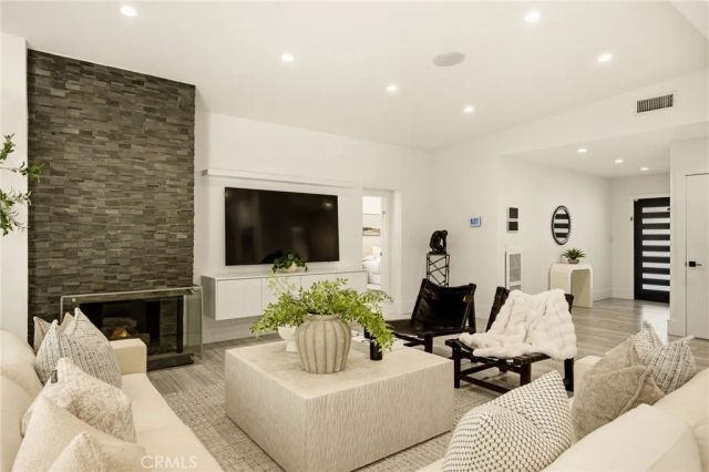 5741 Ostrom, Encino, CA 91316