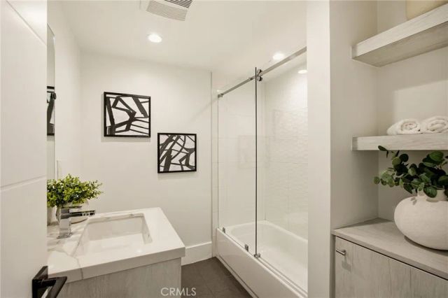 5741 Ostrom, Encino, CA 91316