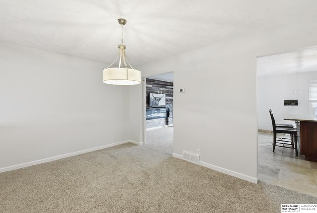 8222 Gold Street, Omaha, NE 68124