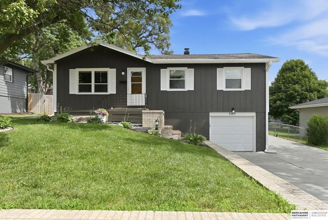 8222 Gold Street, Omaha, NE 68124