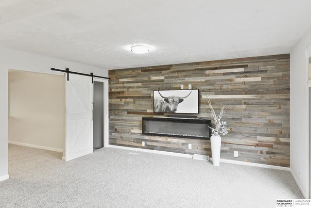 8222 Gold Street, Omaha, NE 68124