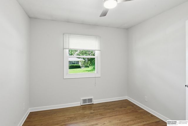 8222 Gold Street, Omaha, NE 68124